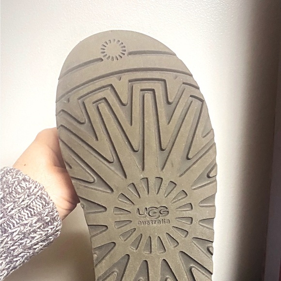 UGG Classic Cardy II Womens Winter Boots Button Detail Foldable Knit. - Picture 3 of 5